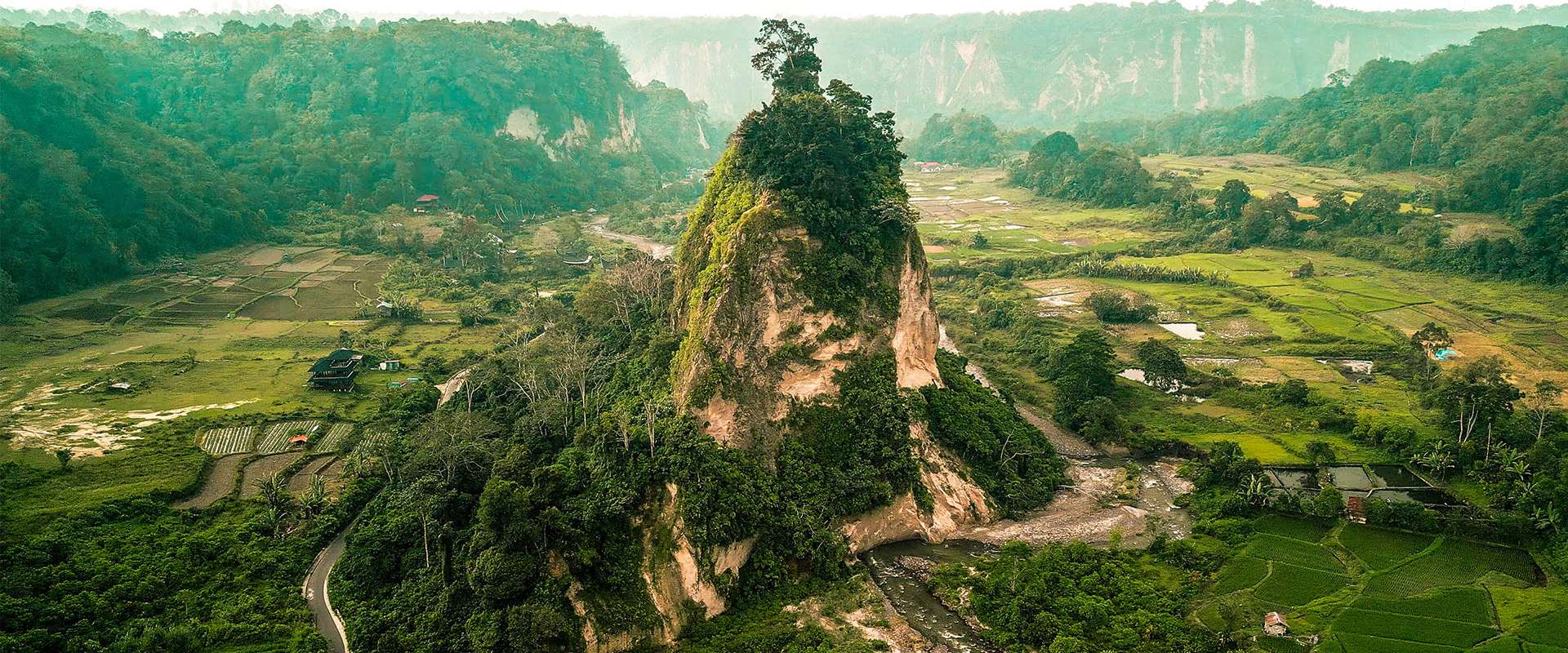 bukittinggi post featured image_cooped cliff