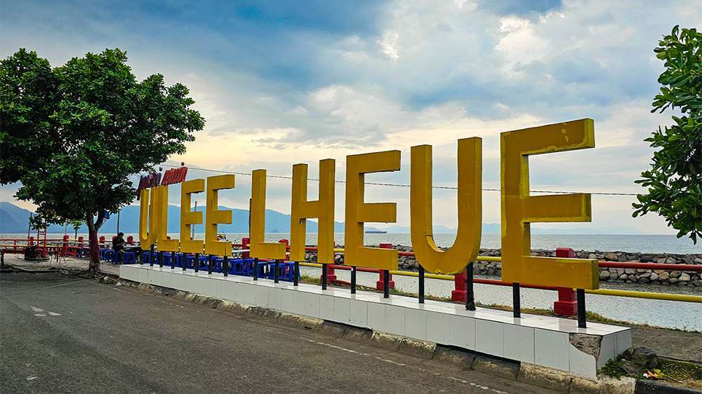 banda aceh_ulee lheue beach