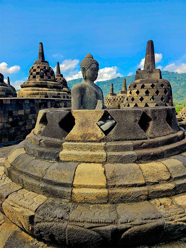 borobudur temple yogyakarta java
