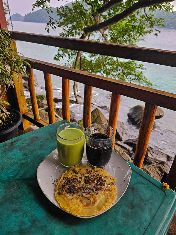 breakfast at diara bungalow_pulau weh