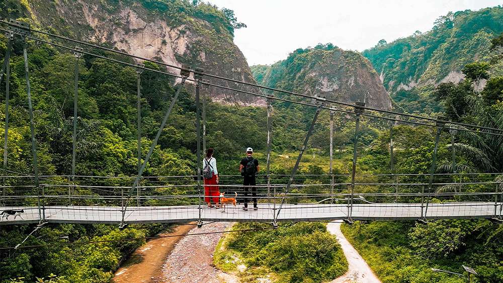 bukittinggi_sianok canyon bridge