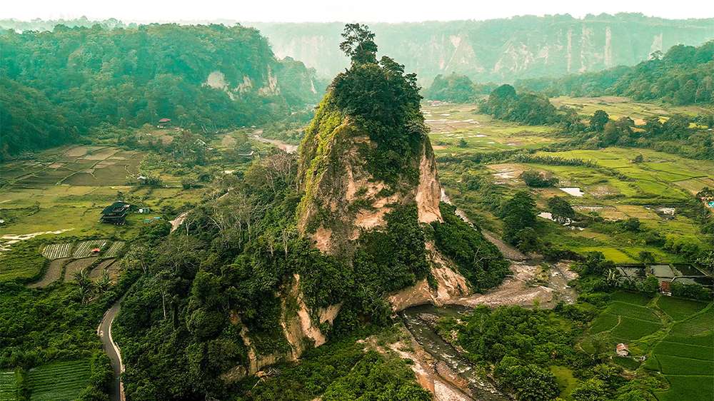 cooped cliff bukittinggi