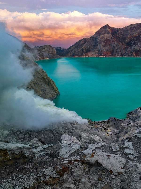 java page_image overlay_kawah ijen