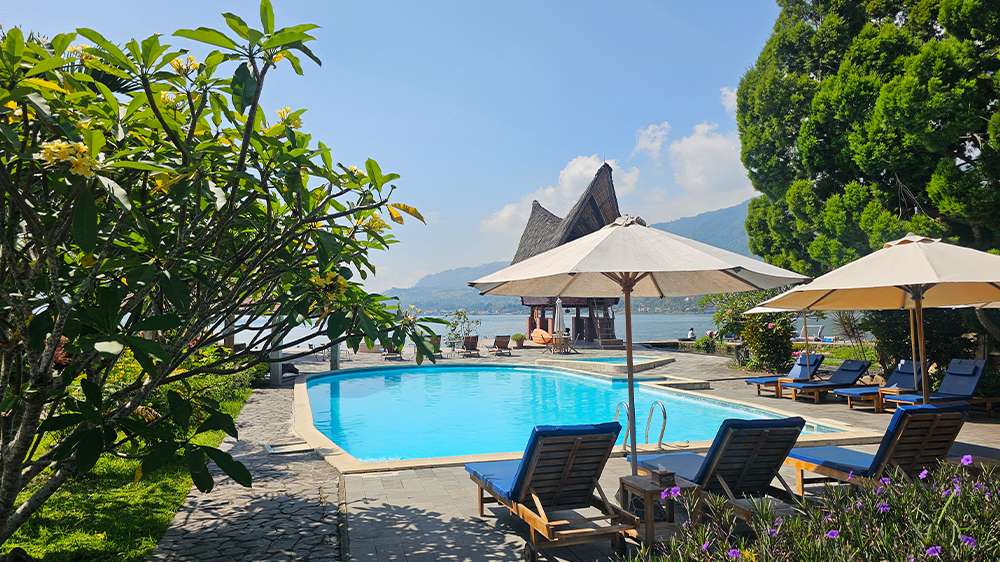 lake toba accommodation