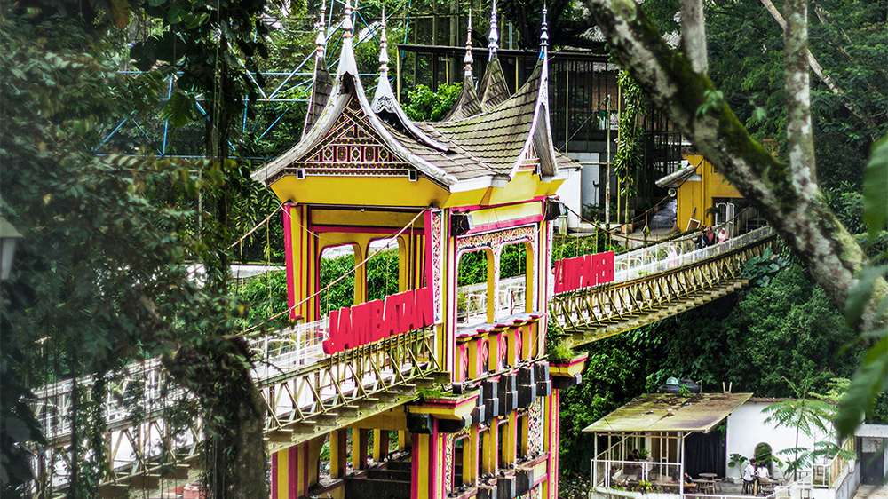 limpapeh bridge_bukittinggi_sumatra