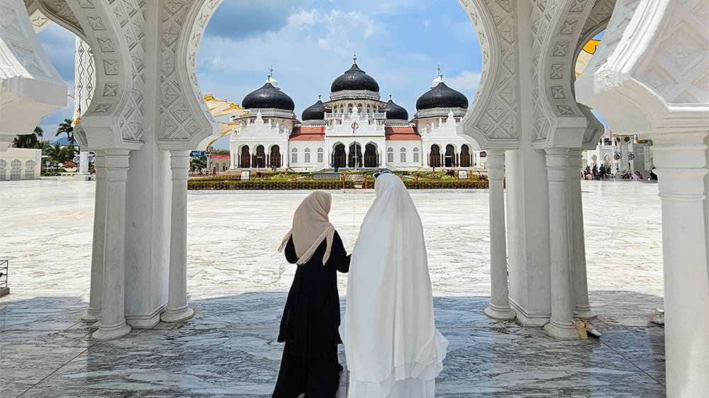 local customs_dress code_banda aceh