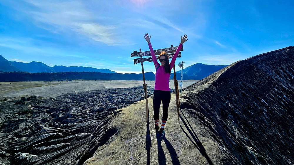 mount bromo crater hike east java