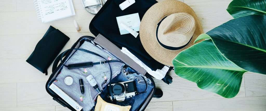 packing guide post_banner image_content of a luggage