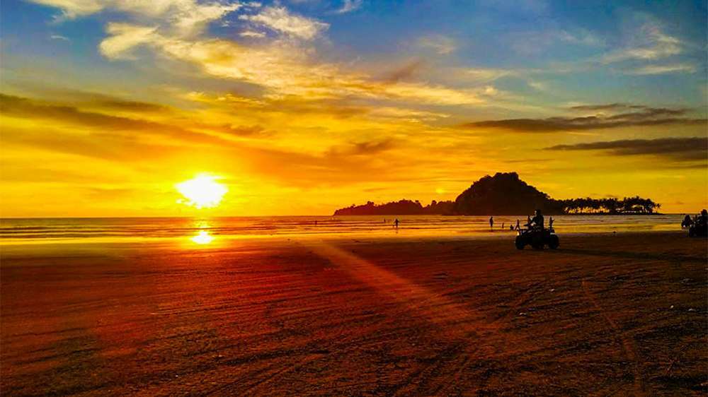 padang beach sunset