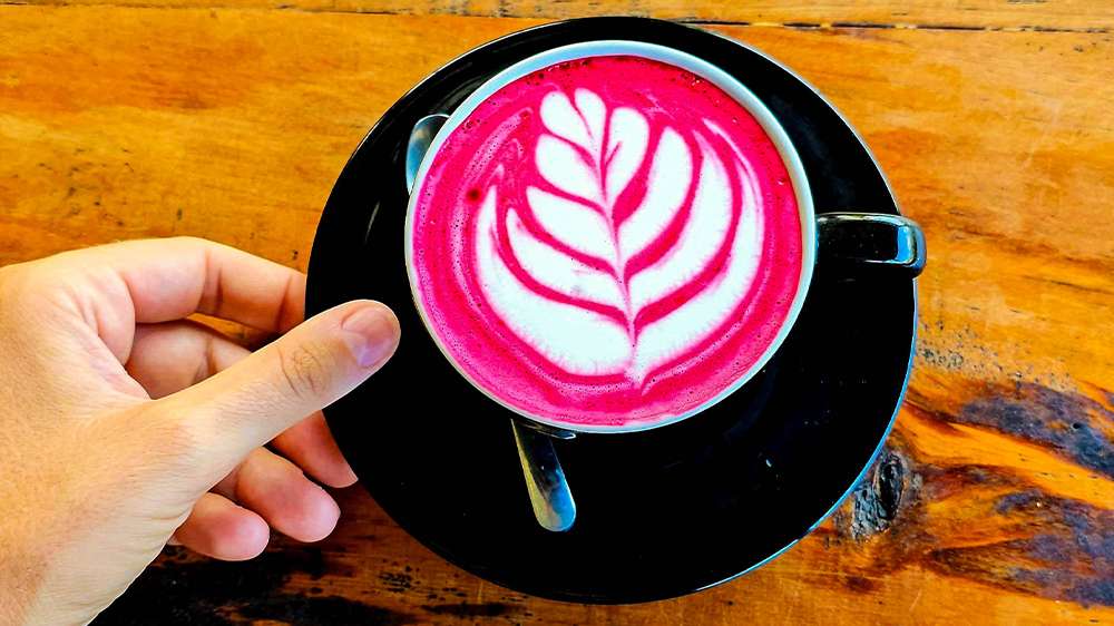 red velvet latta in tuk tuk cafe