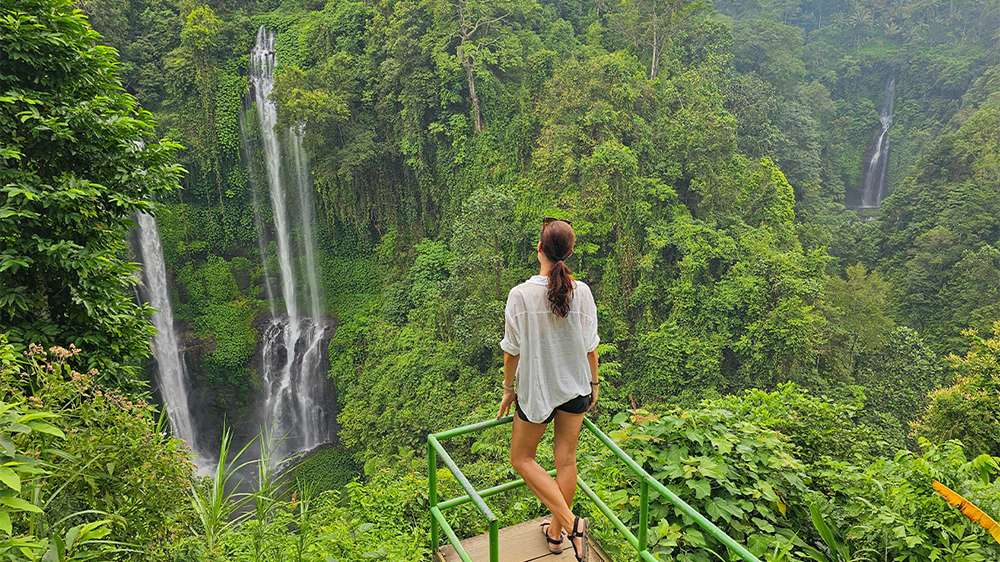sekumpul waterfall north bali