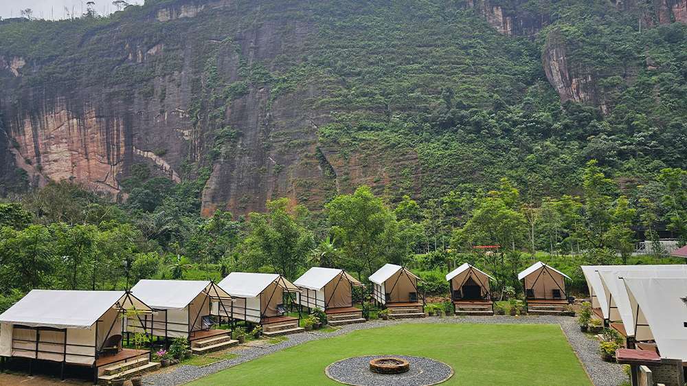 the edge harau glamping