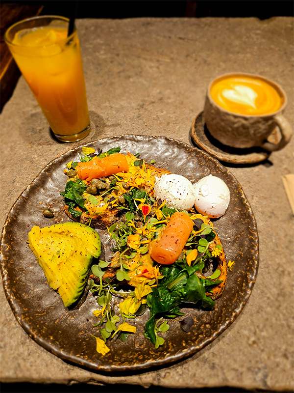 brunch at honest greens valencia