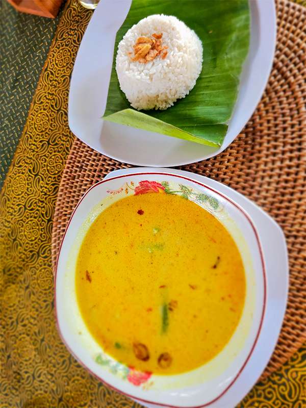 chicken curry with rice in gili air