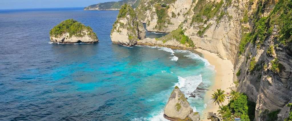 diamond beach, nusa penida, banner