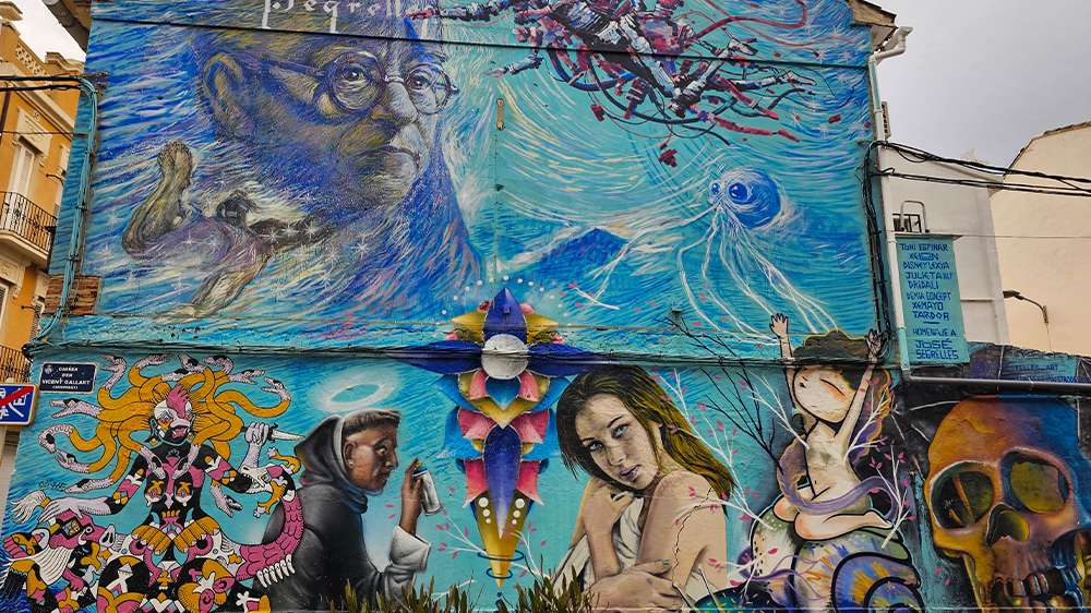 el cabanyal neighbourhood in valencia