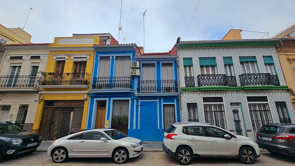 el cabanyal neighbourhood in valencia2