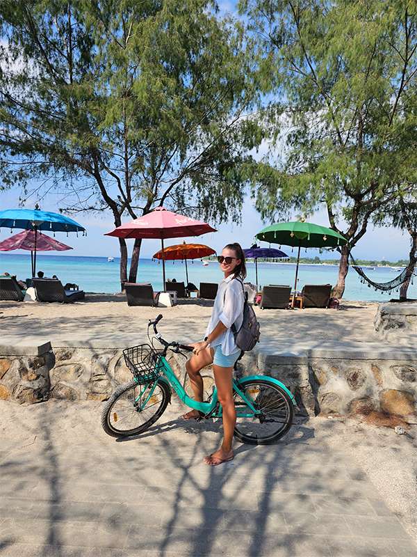 get around gili islans by bicycle, indonesia