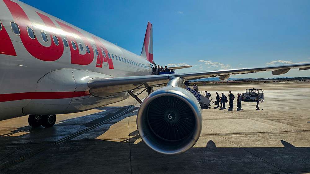 getting to valencia by plane