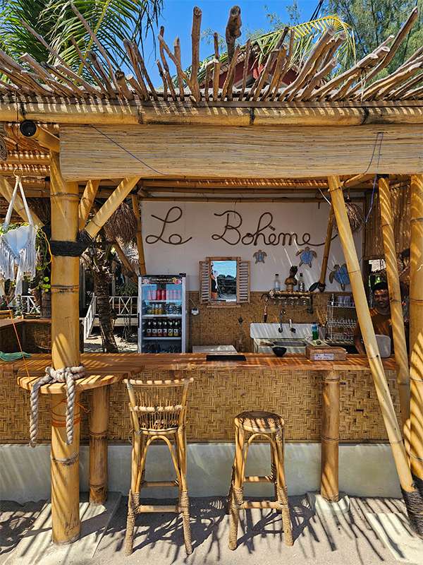 gili air cute beach bar