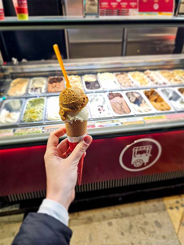 ice cream at Llinares valencia