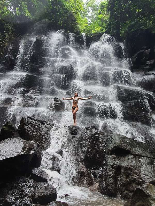 kanto lampo waterfall bali