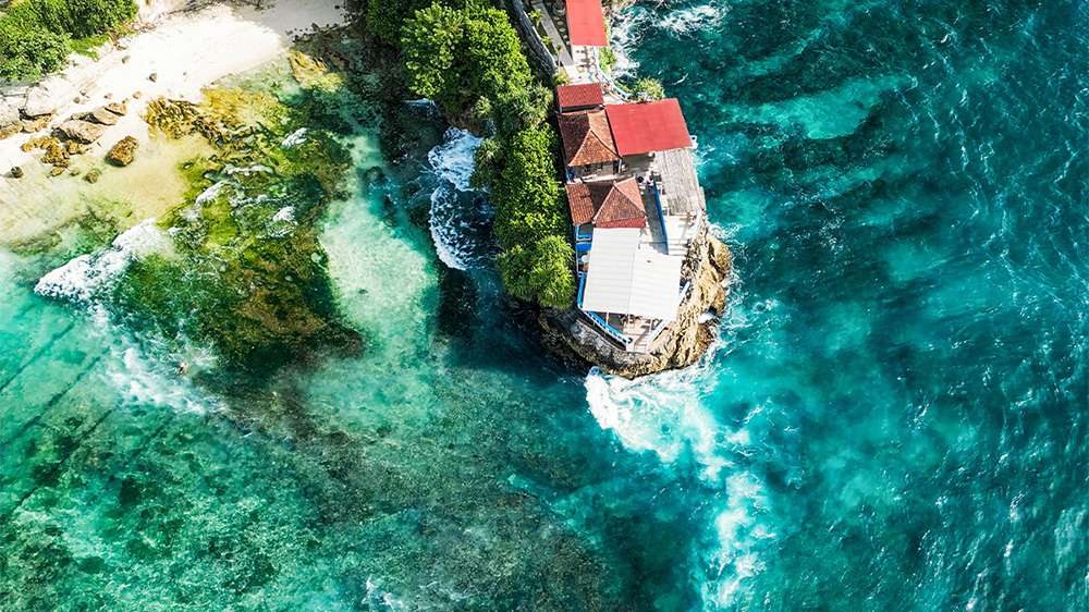 mahana point nusa ceningan bali