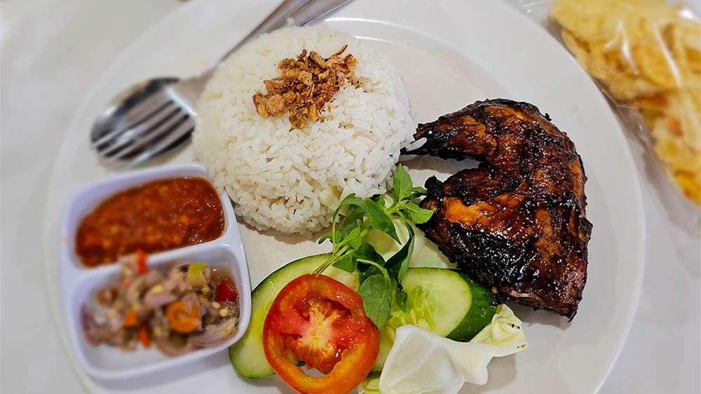 nasi goreng at soto dobrak uluwatu bali