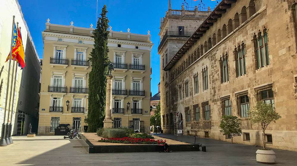 plaza de manises valencia, palacio de la generalidad valenciana