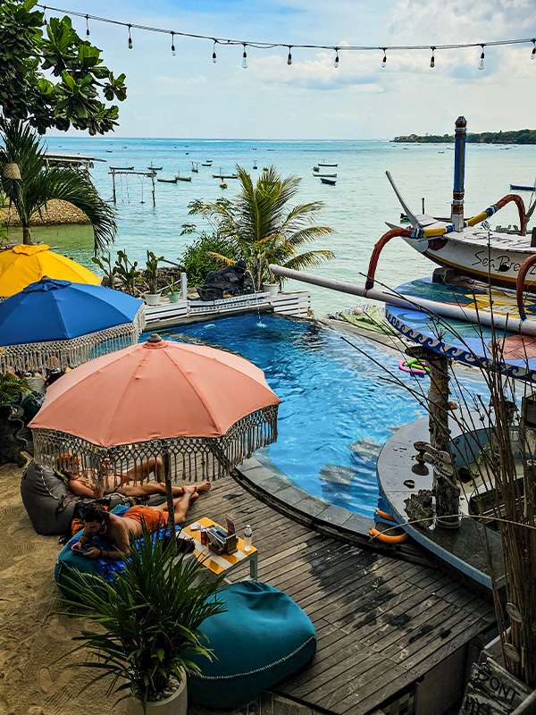 sea breeze beach club 2 nusa ceningnan bali