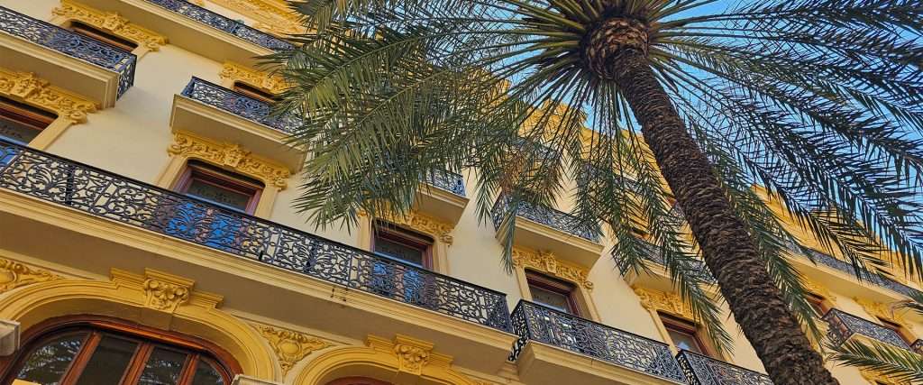 spanish vibes in valencia_featured image