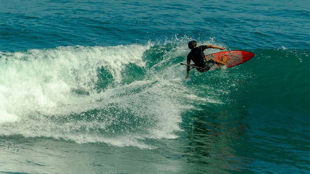 uluwatu surfing bali indonesia