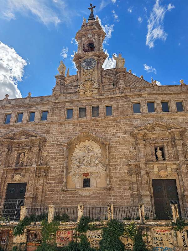 valencia free walking tour with guruwalk