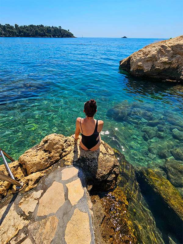 plaza balota rovinj local beach