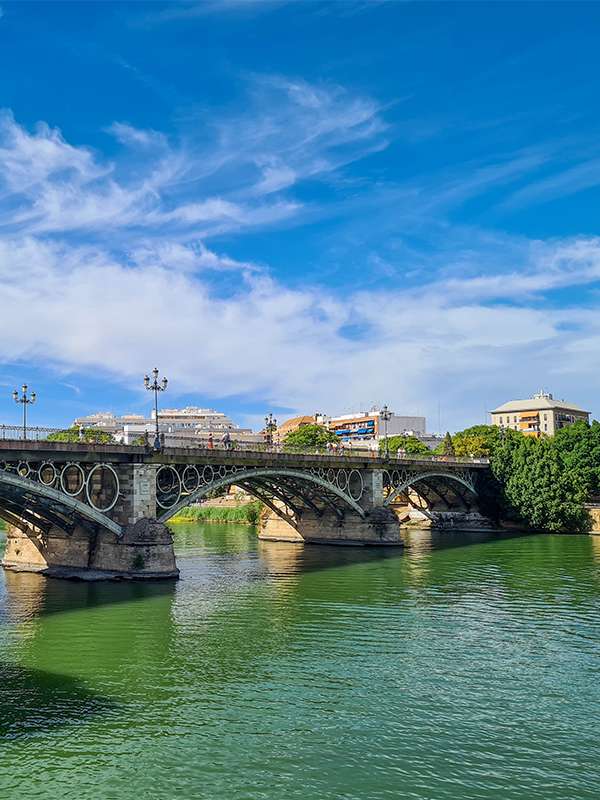 triana bridge seville