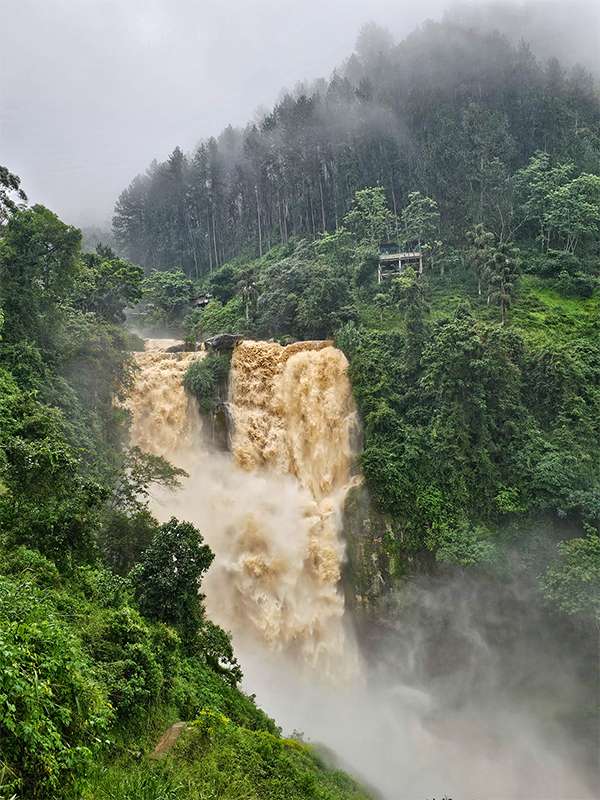 Ramboda Falls, nuwara eliya, sri lanka