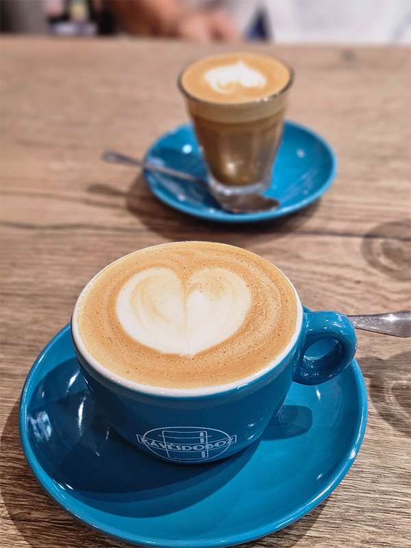 coffee at kavedoboz, eger, hungary
