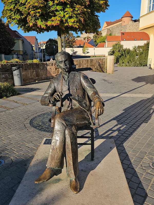 gardonyi geza statue, eger, hungary