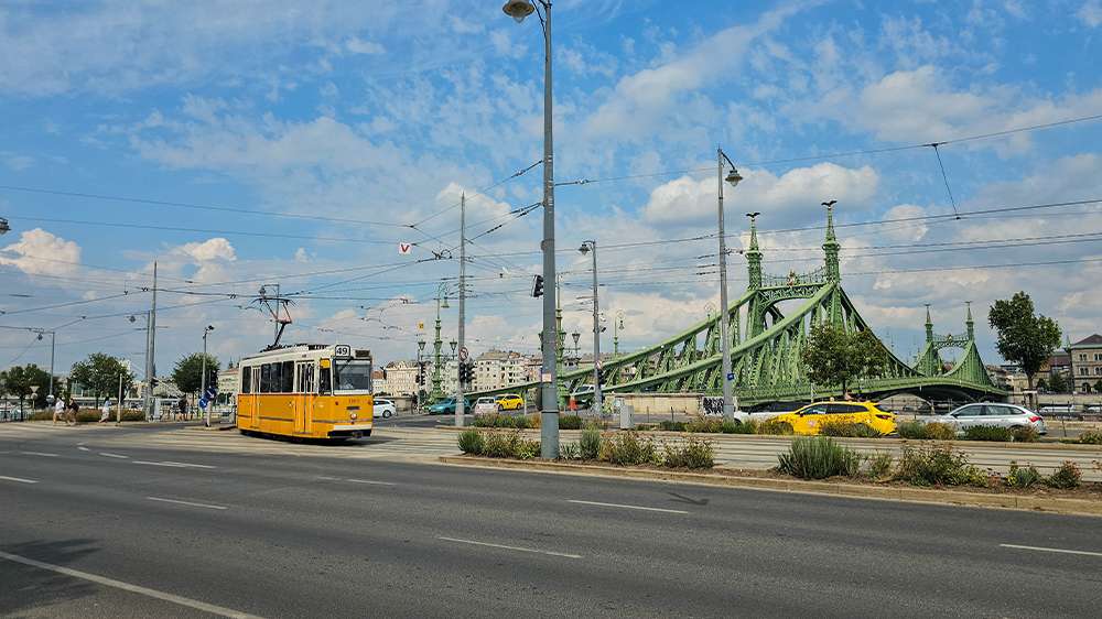 getting around budapest by public transport