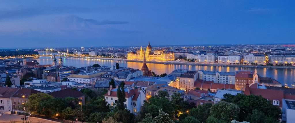 hungarian parliament view at night