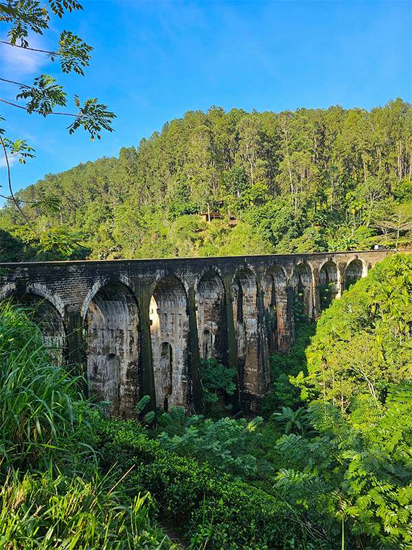 nine arches bridge in ella, sri lanka
