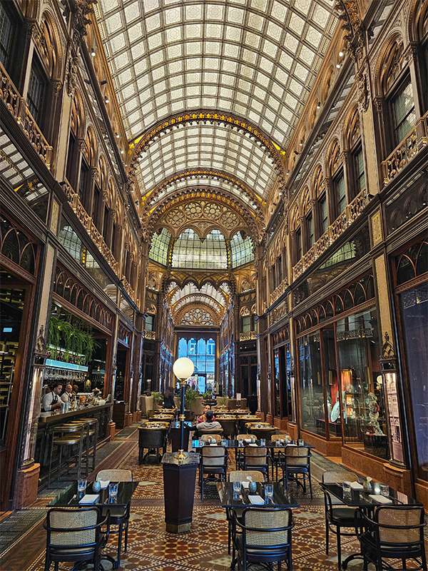 parisi passage, luxurious, budapest, hungary