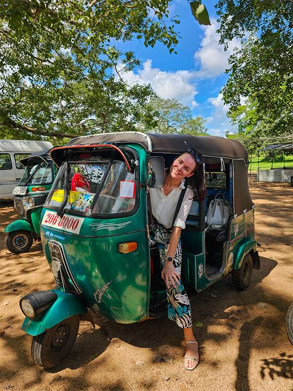 getting around by tuk tuk in sri lanka