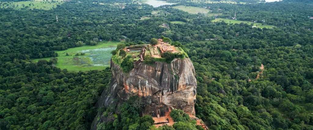 sri lanka cultural triangle, sigiriya lion rock2