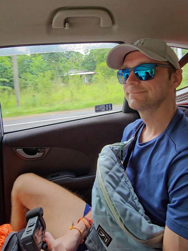 travelling by a private car with a driver in sri lanka