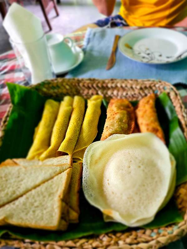 sri lankan breakfast in sigiriya