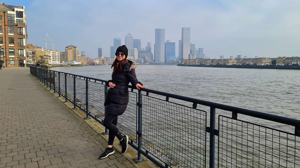 thames river walks in london, england