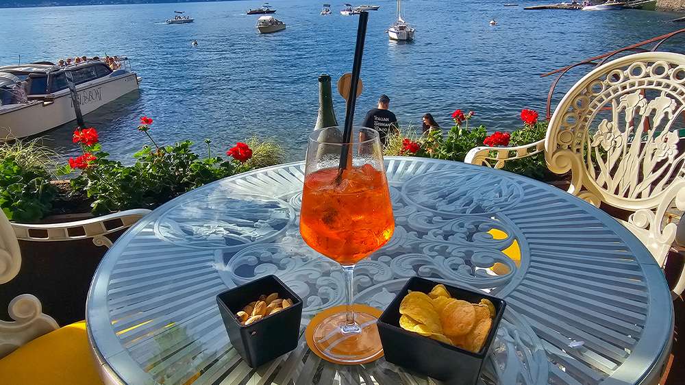 aperitivo at il molo in varenna2, lake como, italy