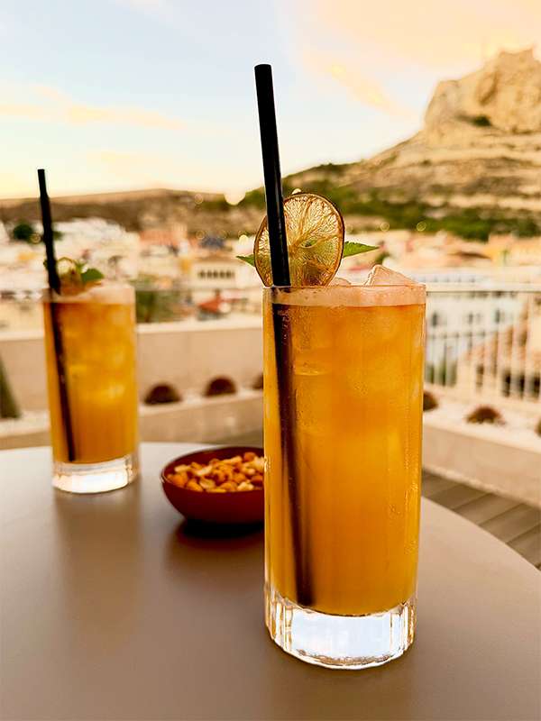 Terraza Mira Miralta, alicante, spain