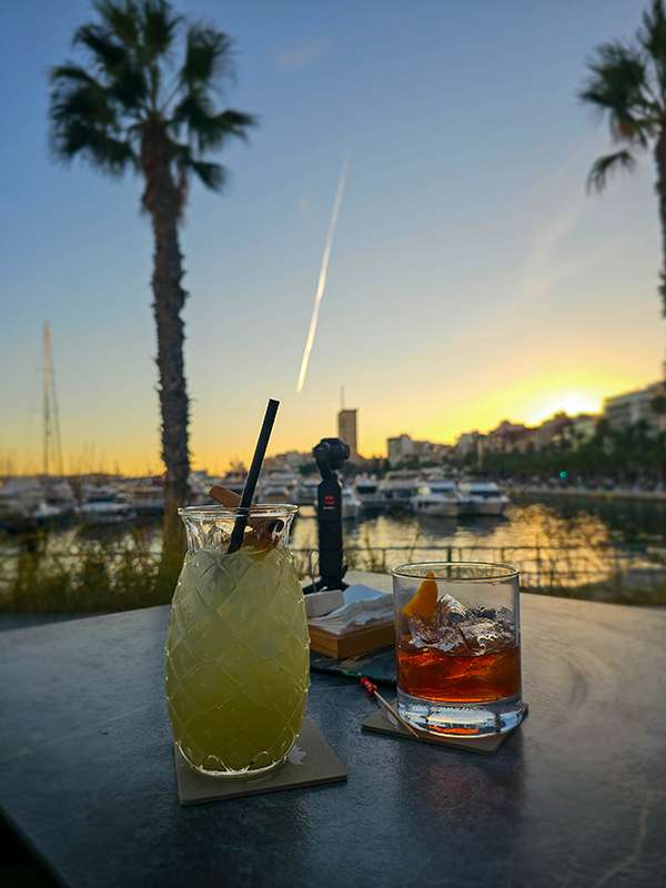 samoa bar at alicante marina